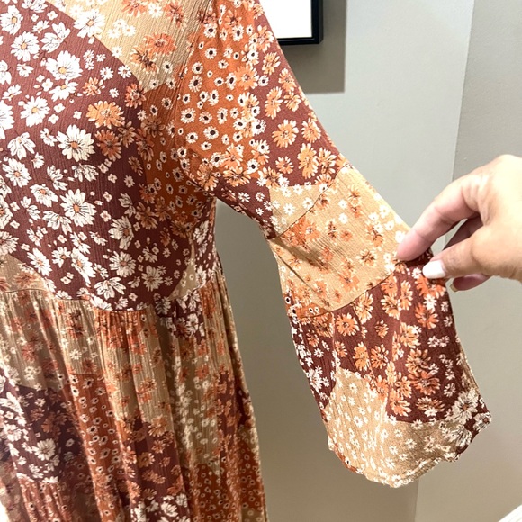 Easel Boho Midi Dress Bell Sleeve Floral Patch 100% rayon SZ S EUC - Picture 4 of 8
